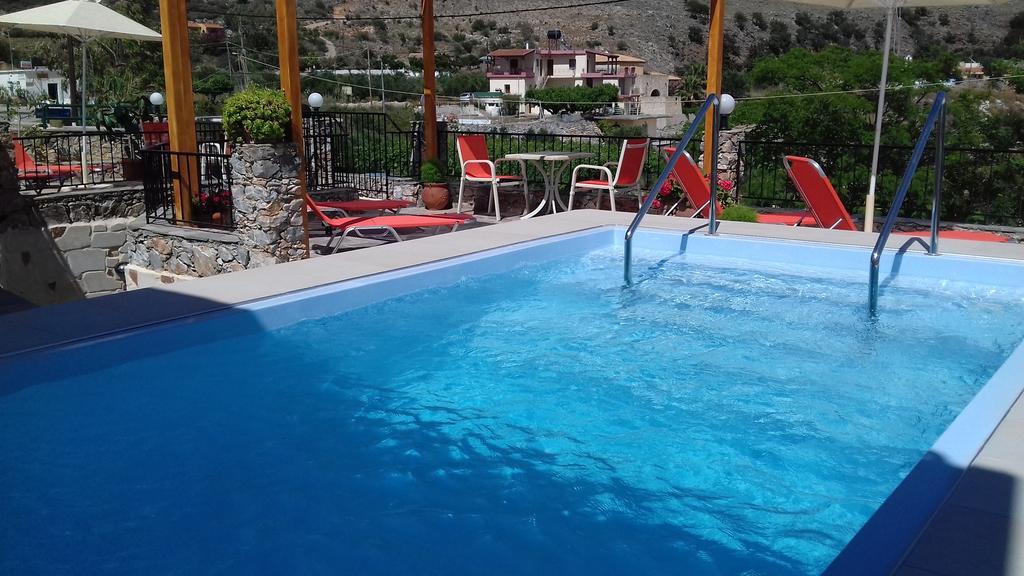 Irida Aparthotel Georgioupoli Exteriör bild