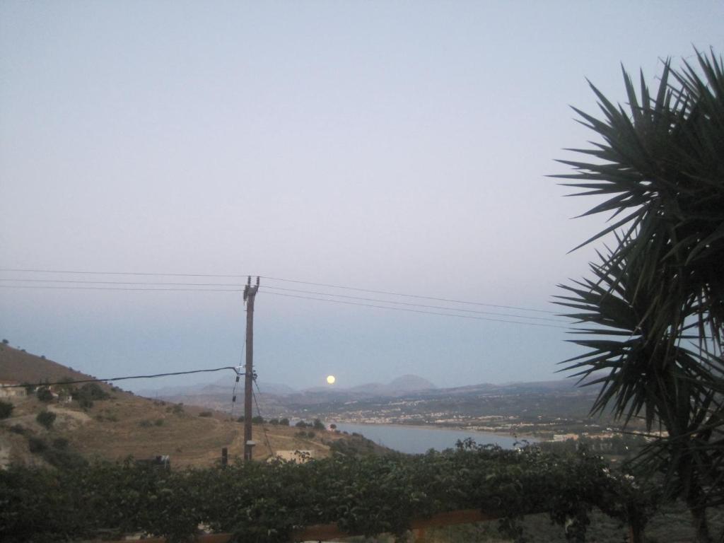 Irida Aparthotel Georgioupoli Exteriör bild